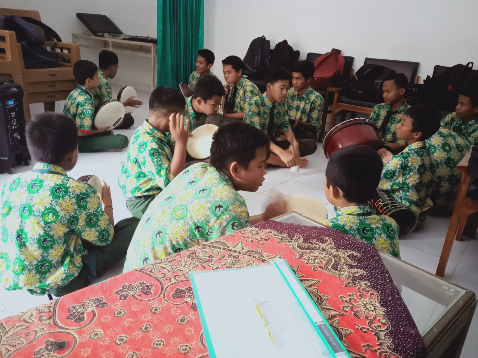 Galeri 6 untuk ekstrakurikuler Hadroh