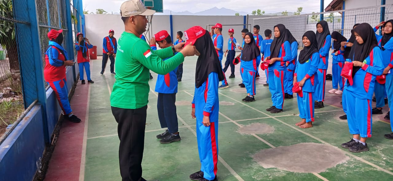 Galeri 9 untuk ekstrakurikuler Palang Merah Remaja