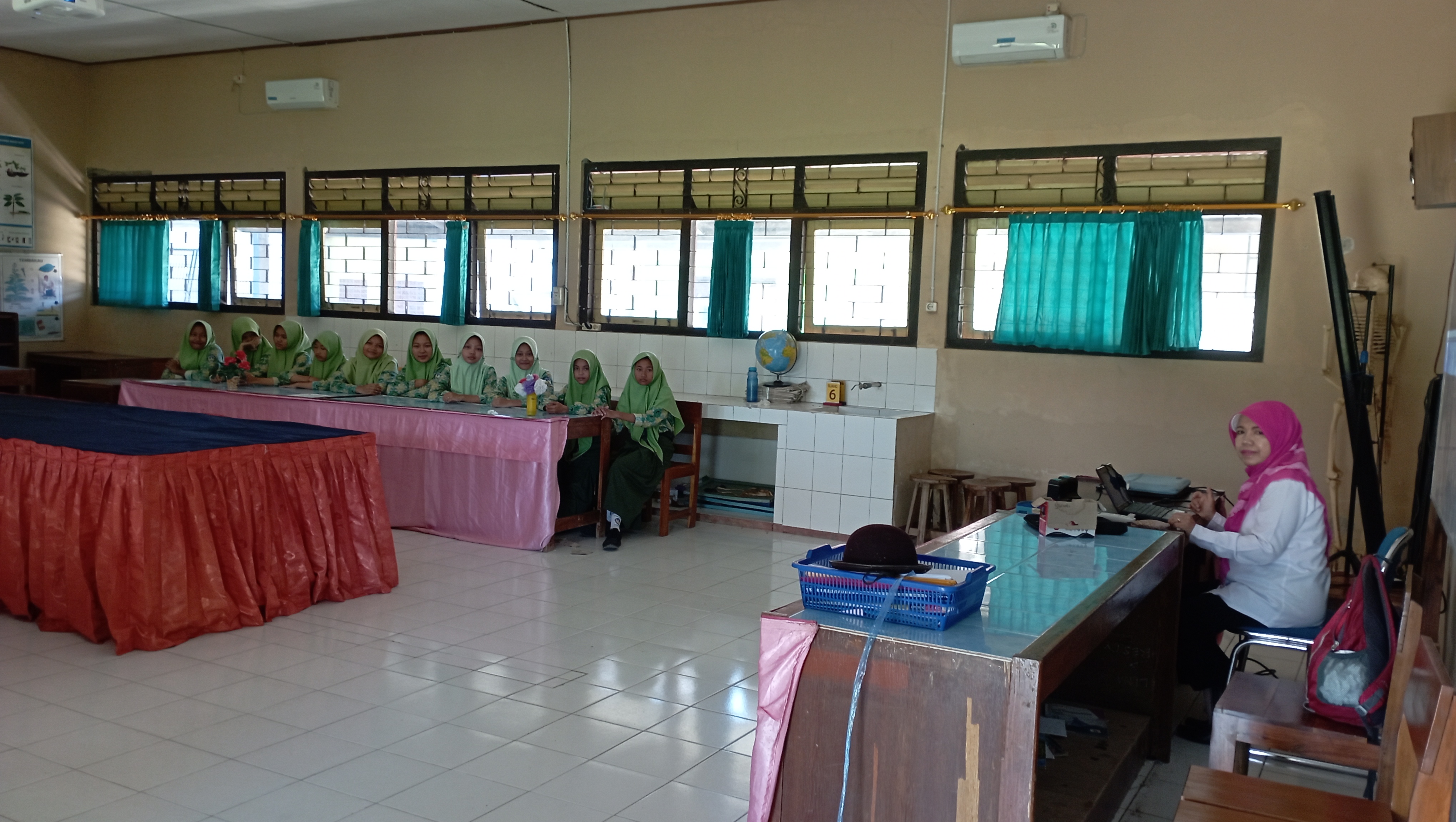 Galeri 1 untuk ekstrakurikuler Seni Musik