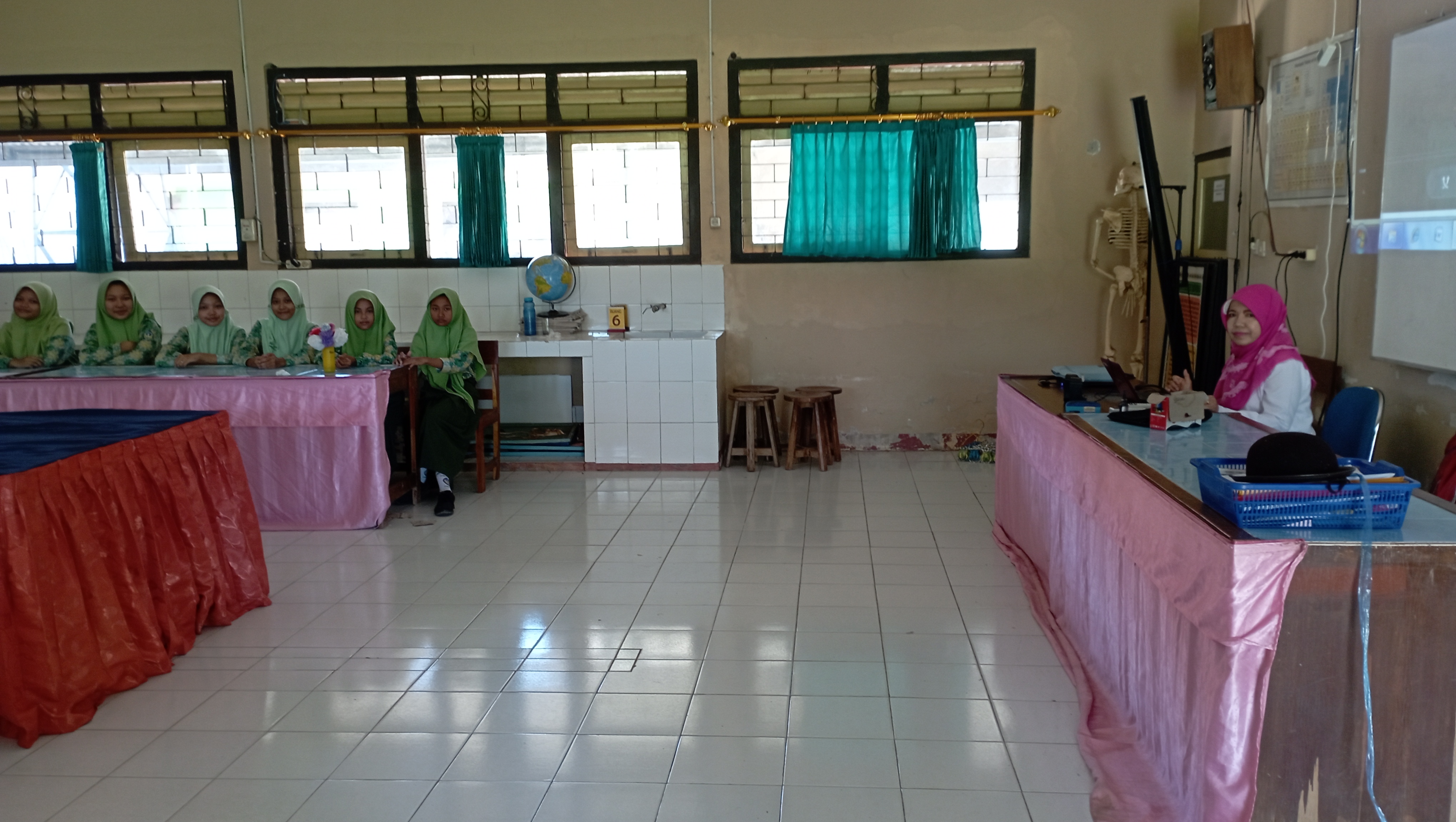 Galeri 2 untuk ekstrakurikuler Seni Musik