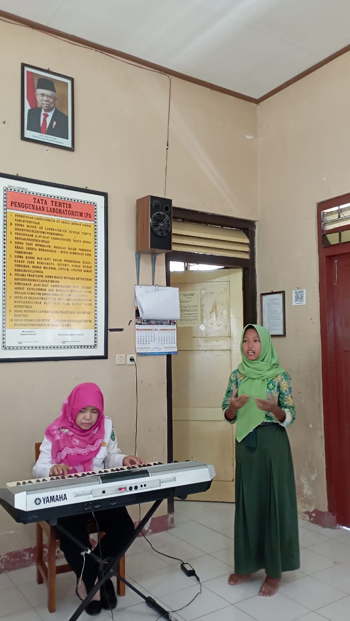 Galeri 6 untuk ekstrakurikuler Seni Musik