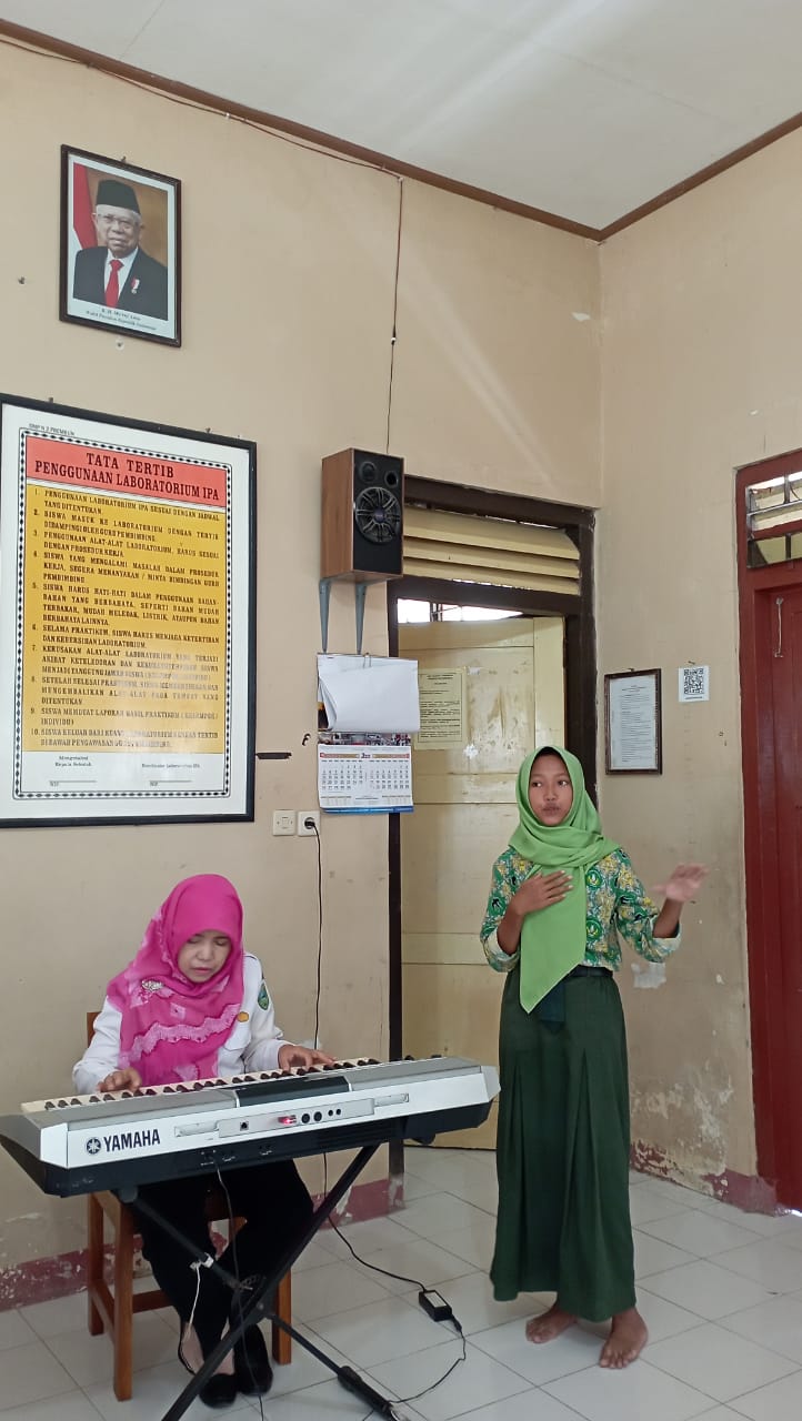 Galeri 7 untuk ekstrakurikuler Seni Musik