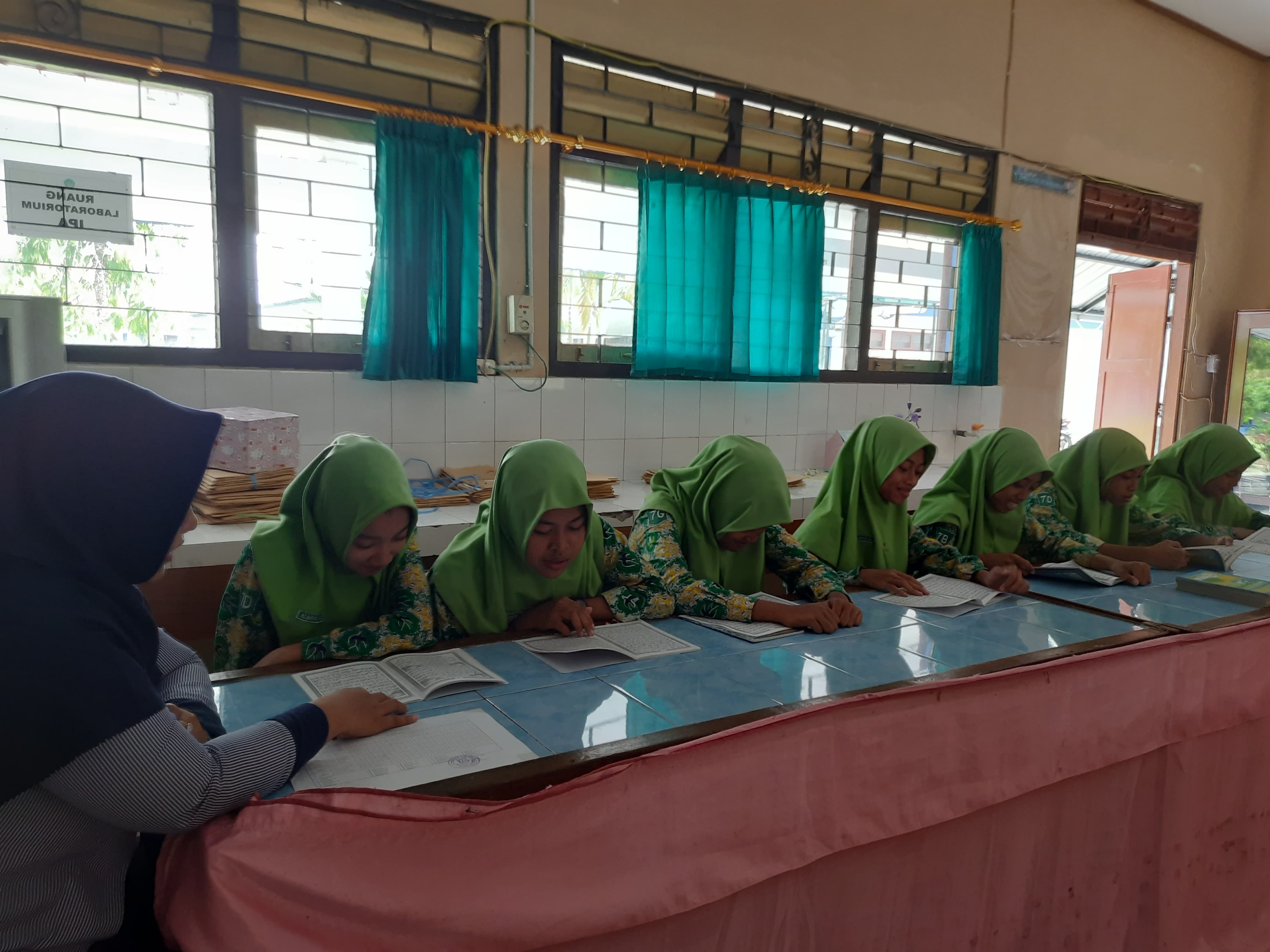 Galeri 6 untuk ekstrakurikuler Baca Tulis Al-Qur'an