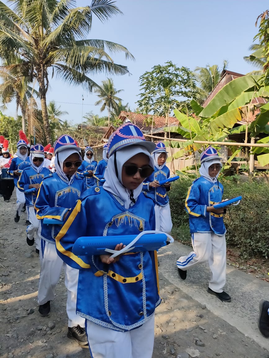 Galeri 3 untuk ekstrakurikuler Drumband