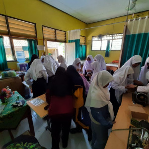 Galeri gambar Kegiatan Menjahit 9