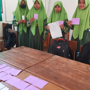 Galeri gambar Kegiatan Sains Club 4