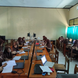 Galeri gambar Kegiatan English Club 6