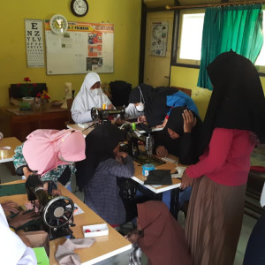 Galeri gambar Kegiatan Menjahit 3